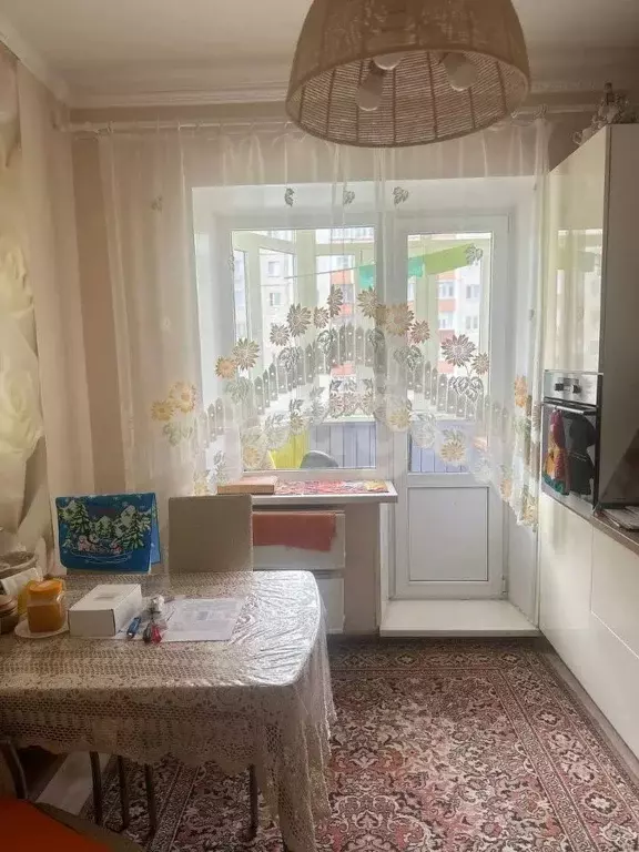 4-к кв. Ханты-Мансийский АО, Сургут ул. Чехова, 9 (87.0 м) - Фото 0
