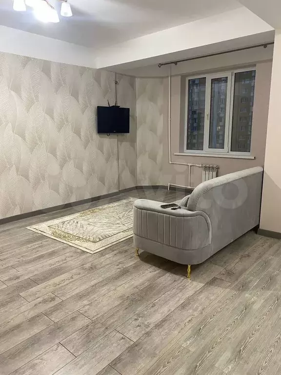 1-к. квартира, 40 м, 4/10 эт. - Фото 1