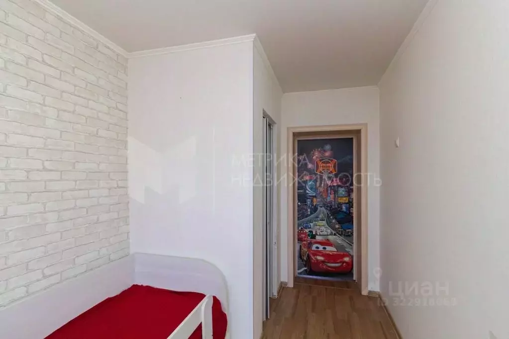 2-к кв. Тюменская область, Тюмень ул. 50 лет Октября, 39 (42.6 м) - Фото 1