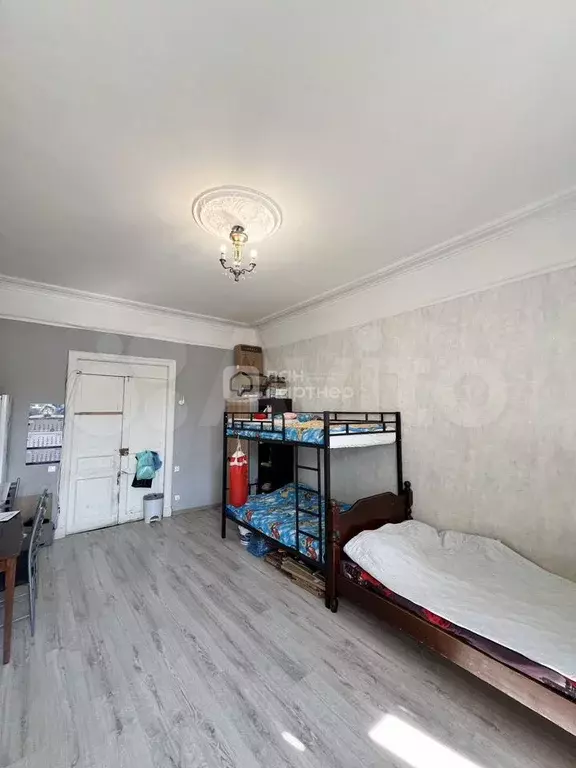 Комната 40,8 м в 5-к., 4/7 эт. - Фото 1
