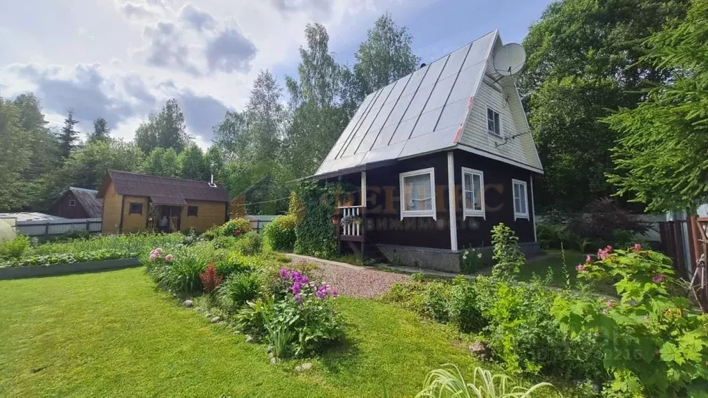 Дом в Ленинградская область, Выборгский район, Рощинское городское ... - Фото 1