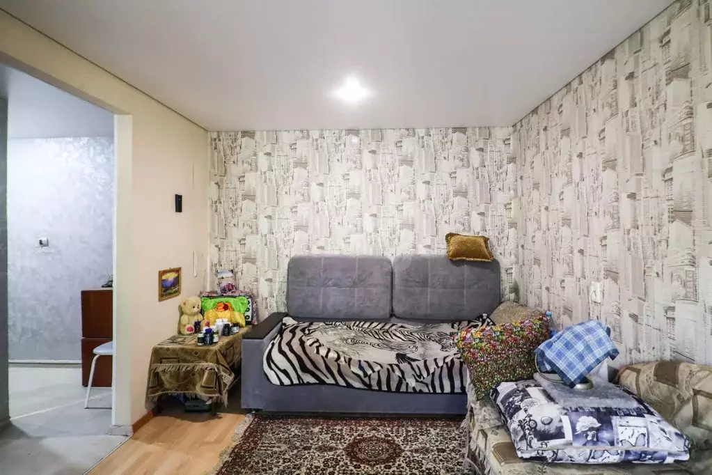 2-к кв. Алтайский край, Барнаул ул. Антона Петрова, 106А (45.4 м) - Фото 1