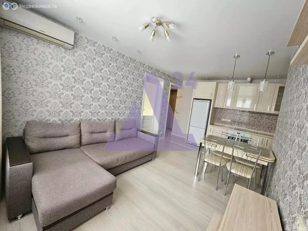 3-комнатная квартира: Барнаул, улица Юрина, 186 (50 м) - Фото 1