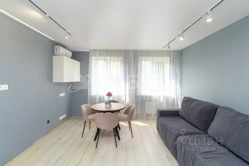 2-к кв. Тюменская область, Тюмень ул. Академика Сахарова, 46 (60.6 м) - Фото 1