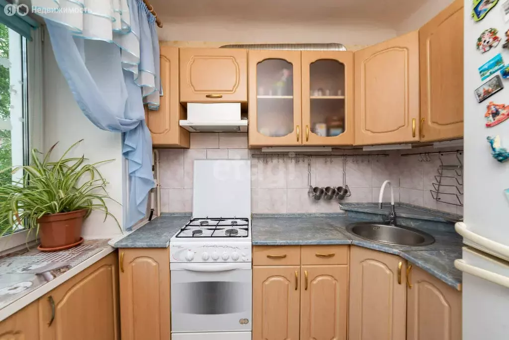 3-комнатная квартира: Курган, улица Коли Мяготина, 72 (55.6 м) - Фото 2