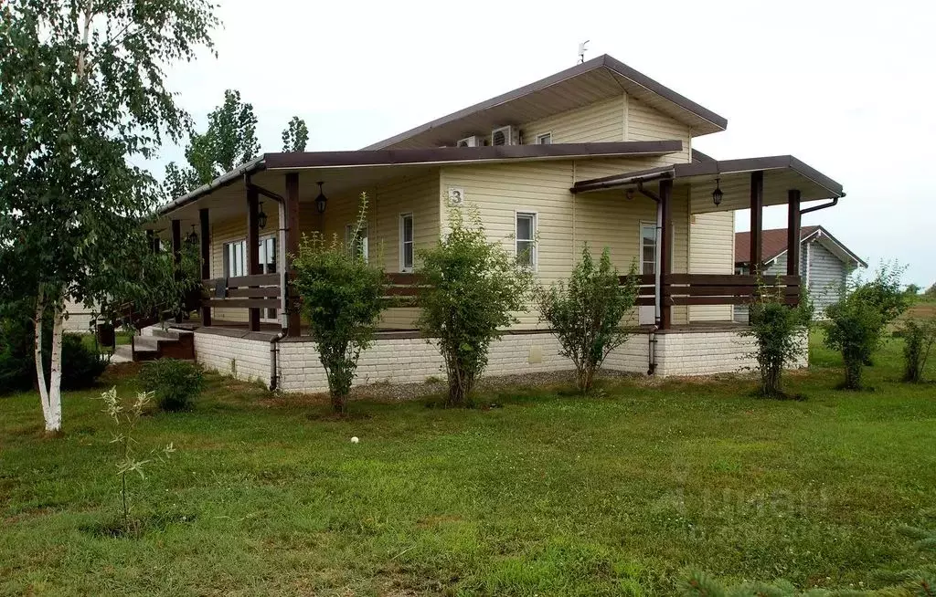 Дом в Астраханская область, Камызякский район, с. Гандурино  (130 м) - Фото 1