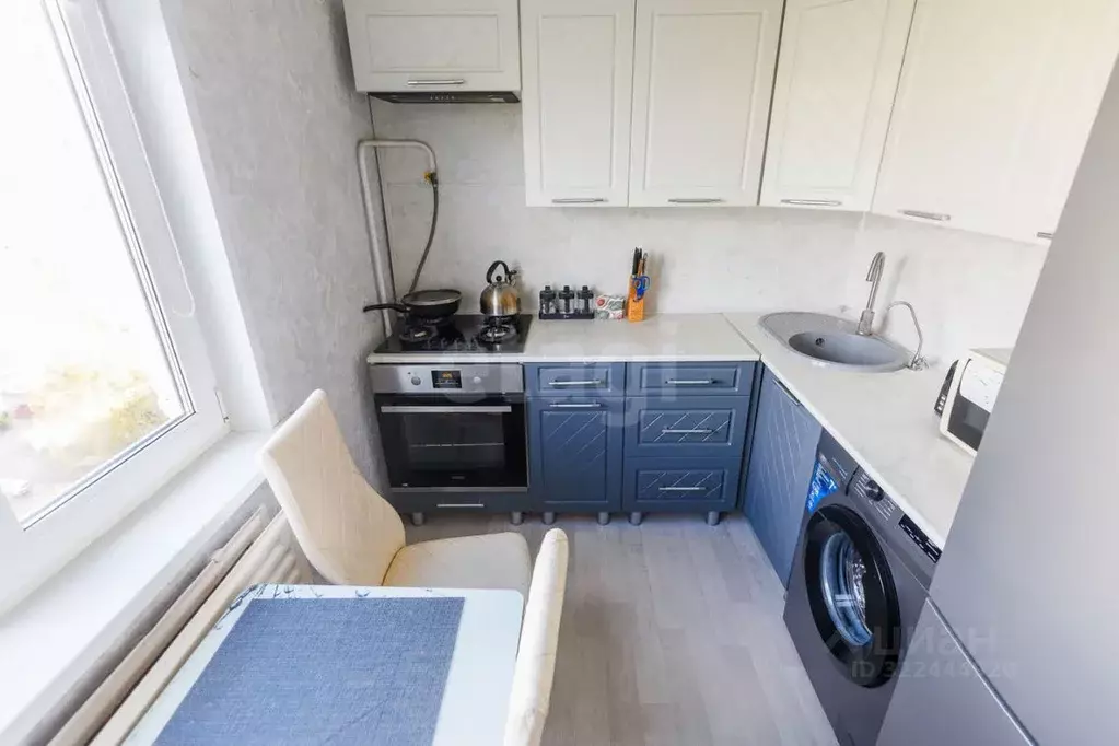 3-к кв. Удмуртия, Ижевск Молодежная ул., 16 (54.3 м) - Фото 1