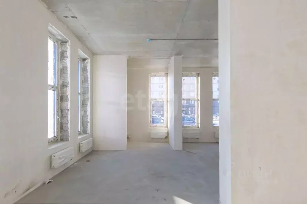 Помещение свободного назначения в Тюменская область, Тюмень Дамбовская ... - Фото 1