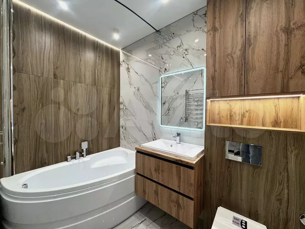 2-к. квартира, 60 м, 13/18 эт. - Фото 1