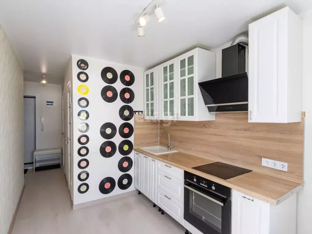 2-к кв. Тюменская область, Тюмень ул. Карла Маркса, 110А (46.7 м) - Фото 1