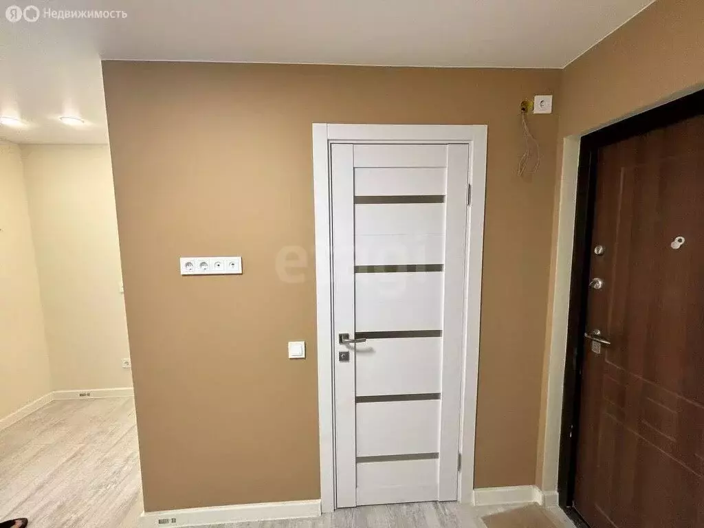 Квартира-студия: Тюмень, улица Мельникайте, 44А (13.7 м) - Фото 1