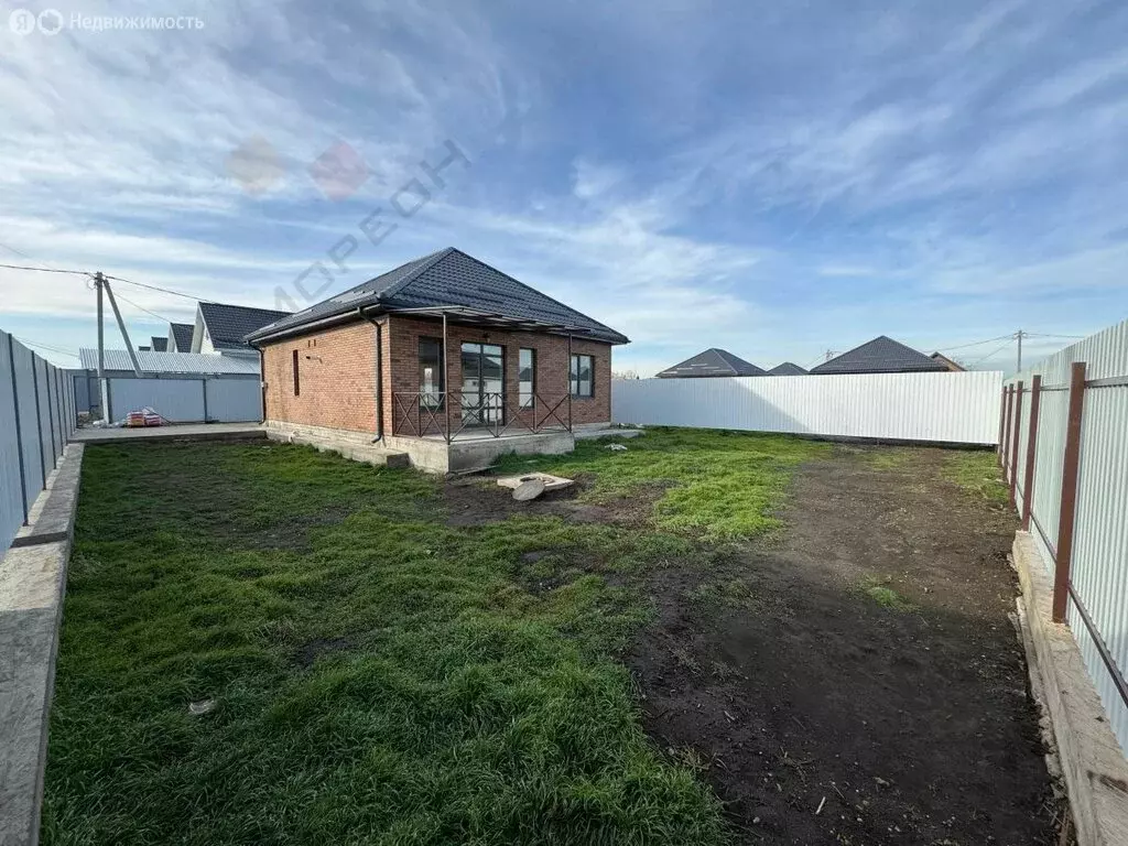 Дом в село Красносельское, улица Пушкина, 42 (100 м) - Фото 0