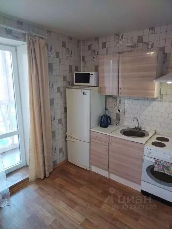 Студия Омская область, Омск просп. Космический, 18 (34.0 м) - Фото 1