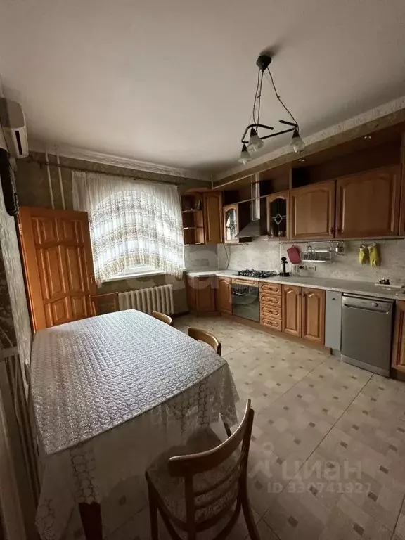 3-к кв. Курская область, Курск ул. Горького, 50 (100.0 м) - Фото 1