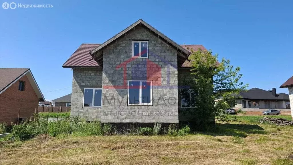 Дом в Старый Оскол, микрорайон Научный центр-1 (240 м) - Фото 0
