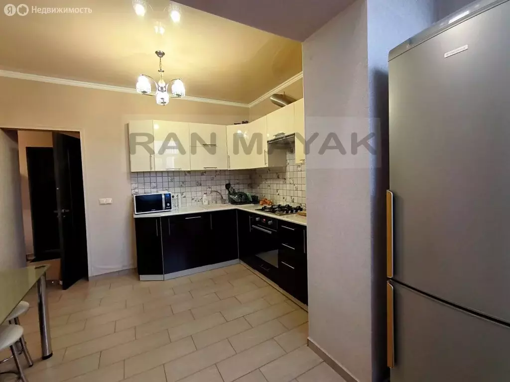 2-комнатная квартира: Майкоп, улица 3-го Интернационала, 165 (62 м) - Фото 1
