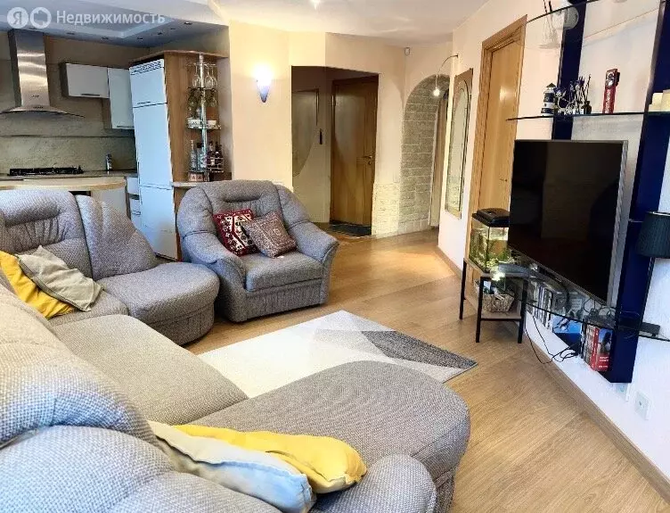 3-комнатная квартира: Мурманск, улица Челюскинцев, 30А (70 м) - Фото 2