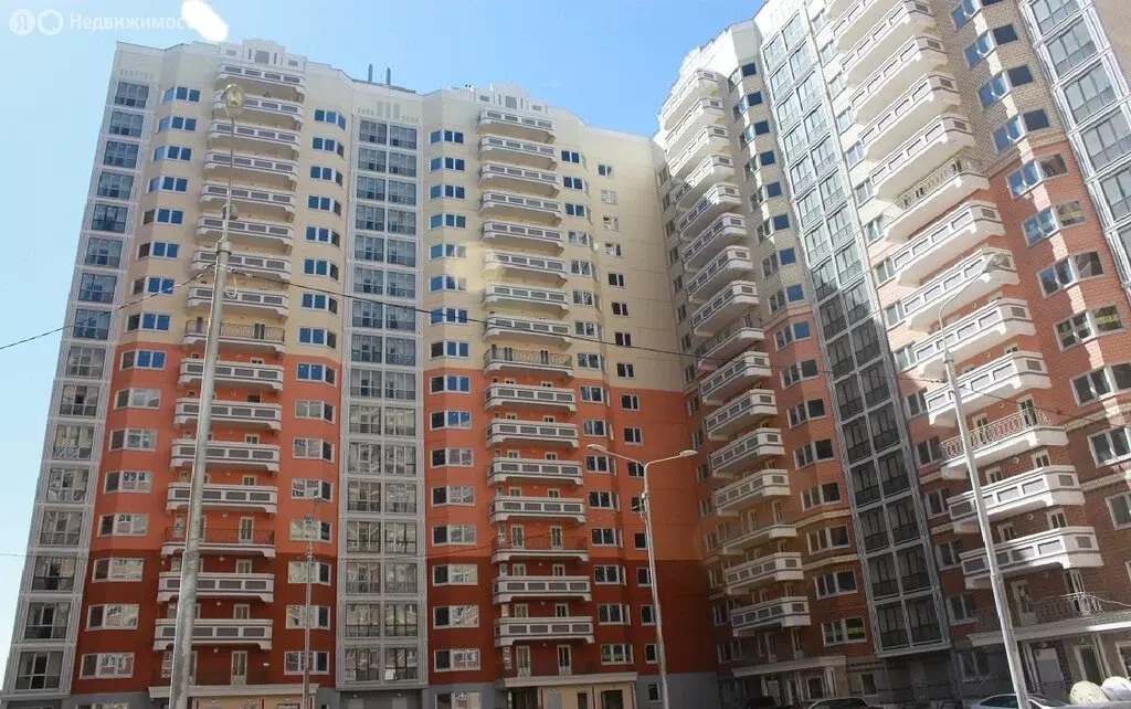 3-комнатная квартира: посёлок городского типа Андреевка, ... - Фото 1
