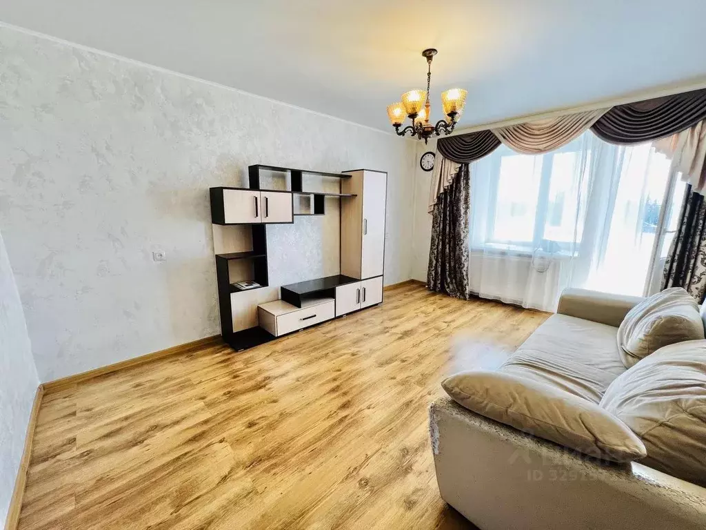 3-к кв. Башкортостан, Уфа ул. Шафиева, 24/1 (64.6 м) - Фото 1