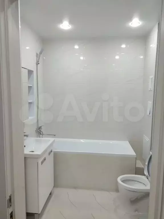2-к. квартира, 61 м, 1/9 эт. - Фото 1