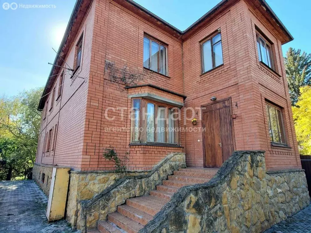 Дом в Ессентуки, улица Фурманова (265.9 м) - Фото 1
