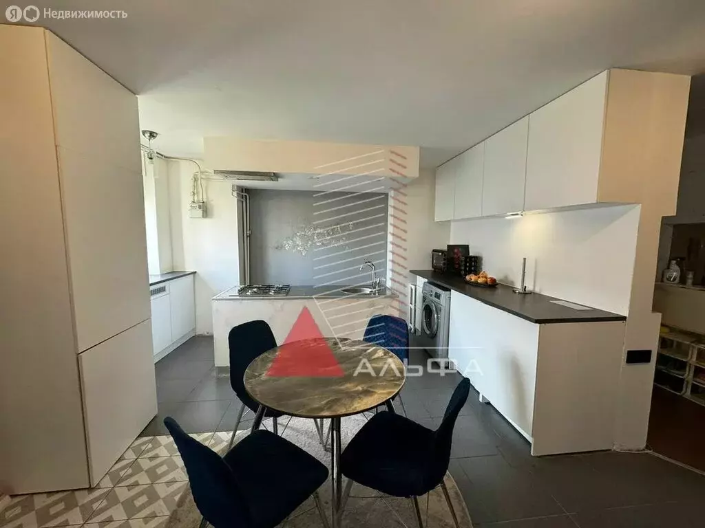 3-комнатная квартира: Евпатория, проспект Ленина, 56 (67 м) - Фото 1