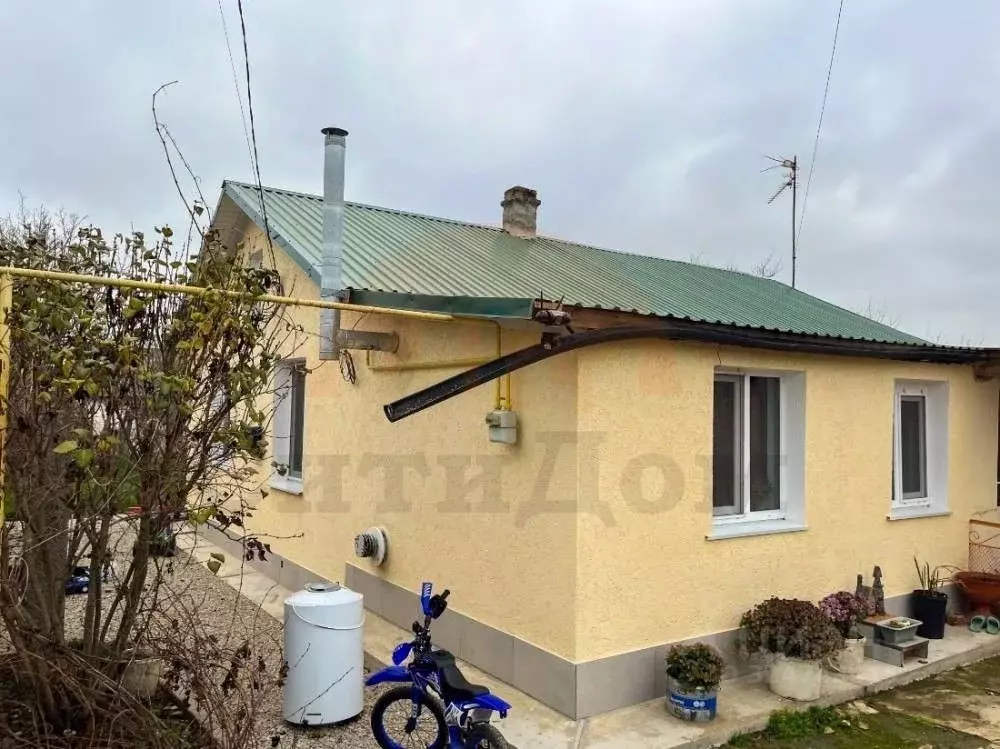 Дом в Крым, Сакский район, Крайненское с/пос, с. Трудовое  (74 м) - Фото 1