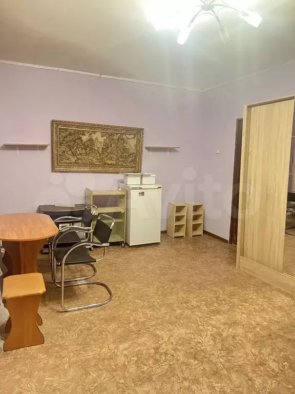 Комната 19 м в 9-к., 2/2 эт. - Фото 1