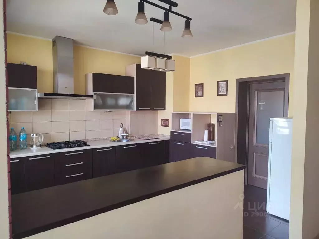 2-к кв. Калининградская область, Калининград Римская ул., 22 (70.0 м) - Фото 0