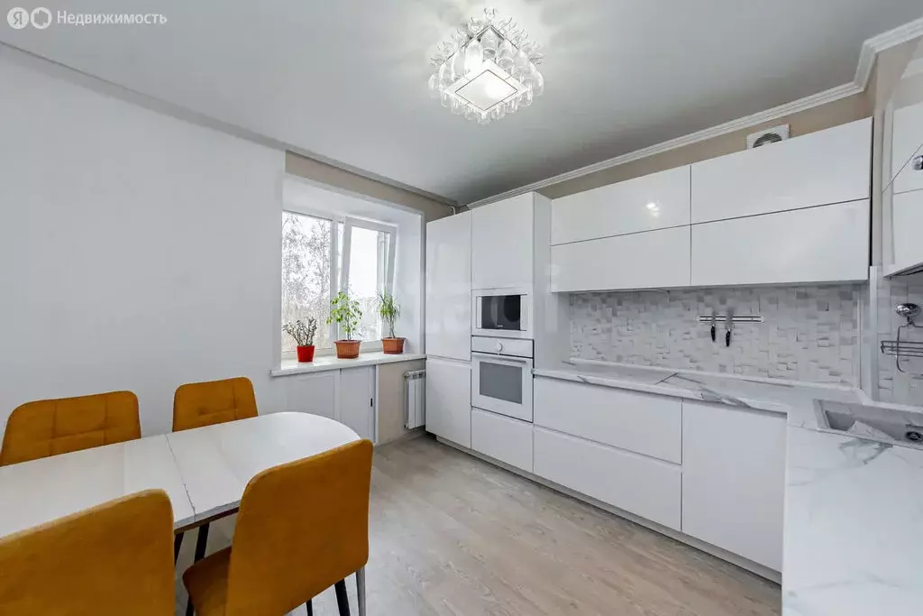 3-комнатная квартира: Тюмень, Широтная улица, 113 (60.6 м) - Фото 0