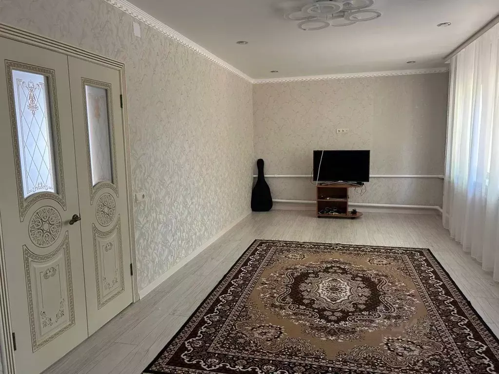 Дом в Астраханская область, Красноярский муниципальный округ, пос. ... - Фото 1