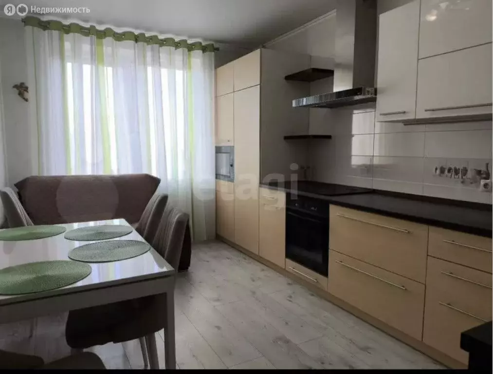 3-комнатная квартира: Калининград, Шахматная улица, 4Б (92.1 м) - Фото 1