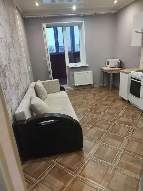 1-к кв. Тюменская область, Тобольск 10-й мкр, 65 (42.4 м) - Фото 2