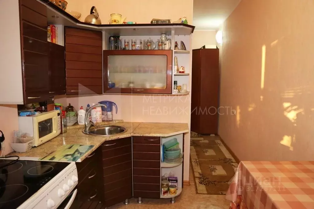 3-к кв. Тюменская область, Тюмень ул. Жуковского, 74 (60.4 м) - Фото 0