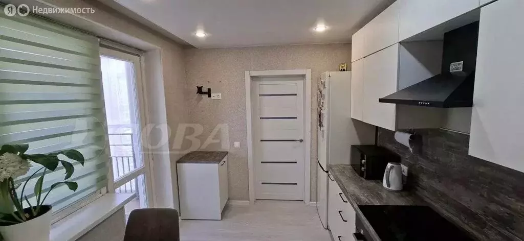 2-комнатная квартира: Тюмень, улица Павла Шарова, 3к1 (55.9 м) - Фото 1