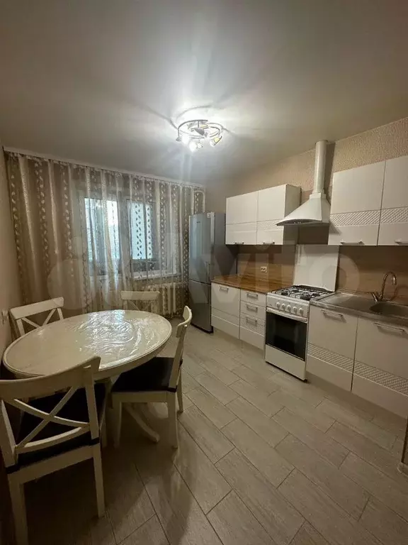 1-к. квартира, 40 м, 1/9 эт. - Фото 0