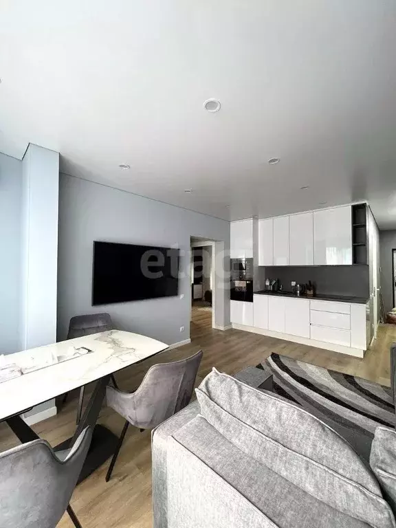 3-к кв. Сахалинская область, Южно-Сахалинск просп. Мира, 306к1 (65.0 ... - Фото 1