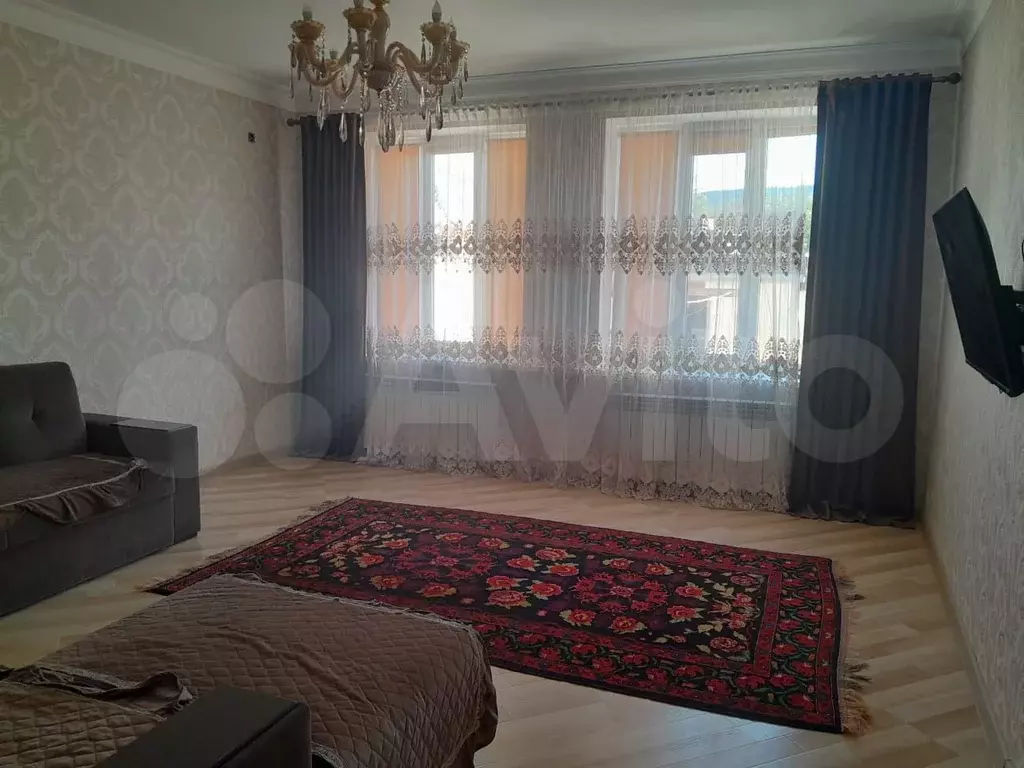 1-к. квартира, 60 м, 1/2 эт. - Фото 1