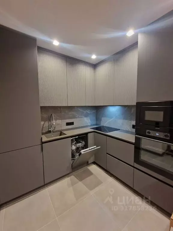 2-к кв. Москва Красноказарменная ул., 15к2 (40.0 м) - Фото 0
