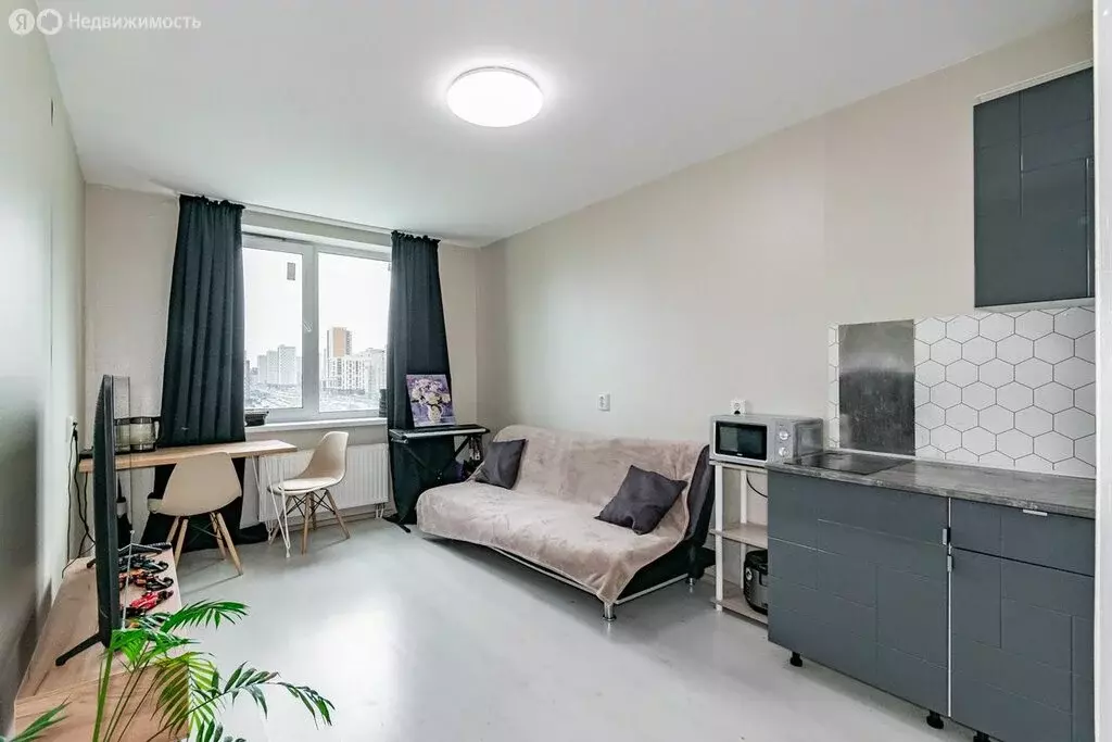 1-комнатная квартира: Екатеринбург, бульвар Петра Кожемяко, 16 (38 м) - Фото 1