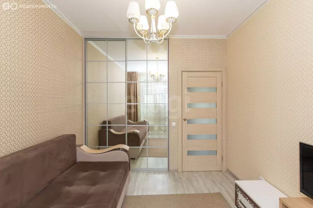 1-комнатная квартира: Тюмень, улица Тимофея Чаркова, 79 (34.5 м) - Фото 2