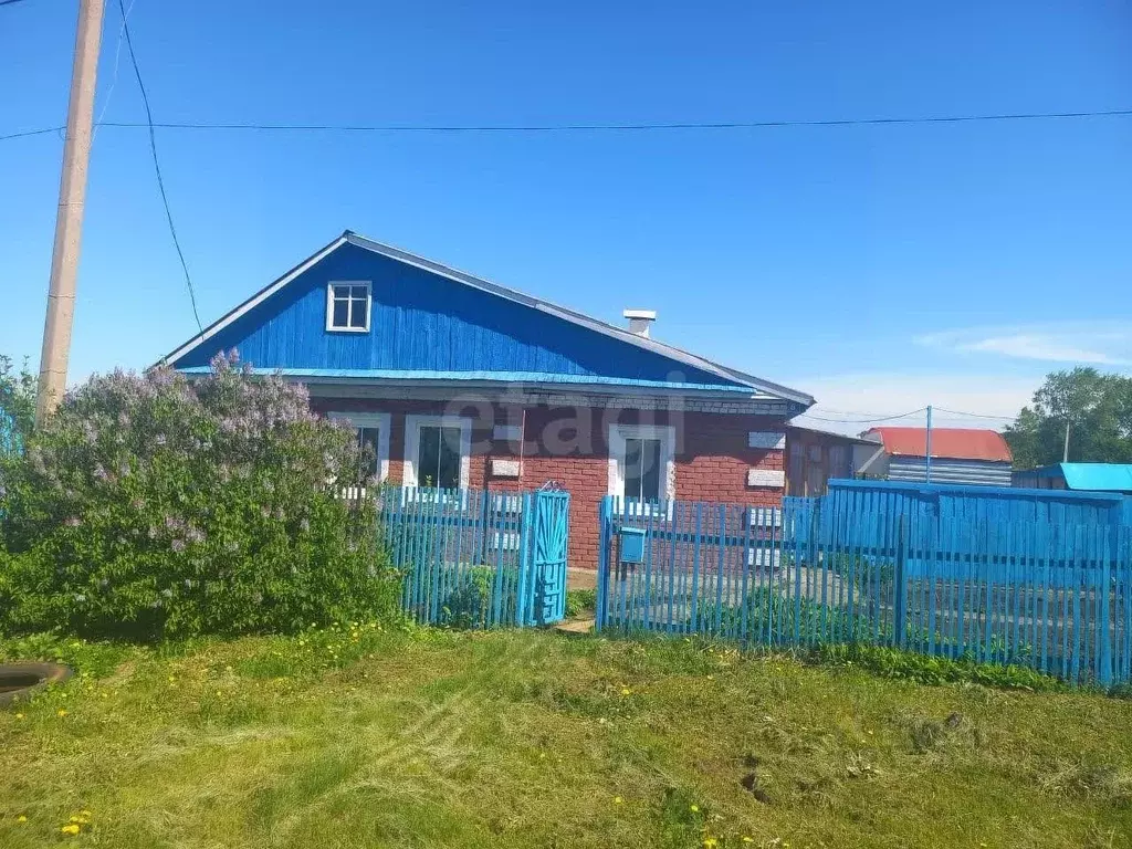 Дом в Башкортостан, Стерлитамакский район, с. Наумовка ул. 70 лет ... - Фото 1