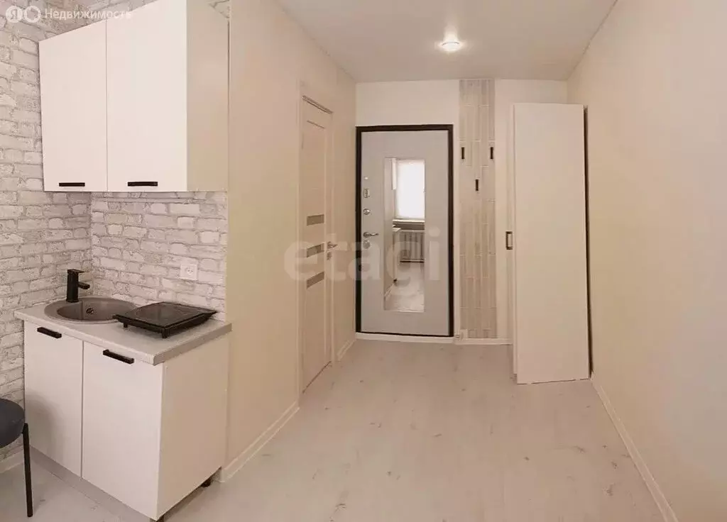 Квартира-студия: Нижний Новгород, улица Бекетова, 58/2 (15 м) - Фото 1