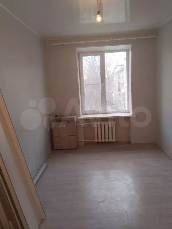 Комната 13,5 м в 3-к., 4/4 эт. - Фото 0