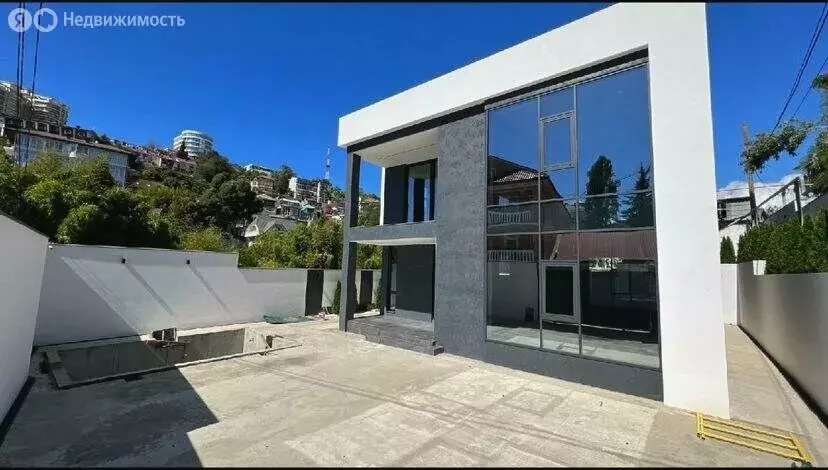 Дом в Сочи, микрорайон Светлана, улица Серафимовича, 11 (245 м) - Фото 0