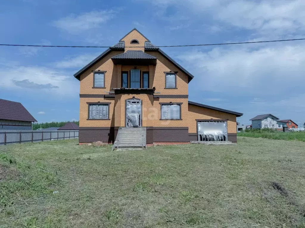 Дом в Мордовия, Лямбирский район, с. Атемар ул. Жмакинская (270 м) - Фото 0