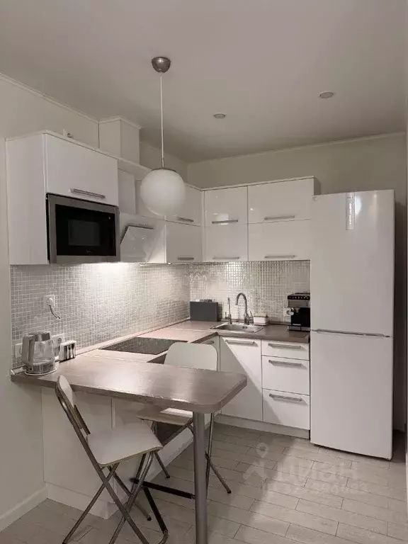 1-к кв. Москва пос. Коммунарка, ул. Фитаревская, 17к1 (34.6 м) - Фото 0