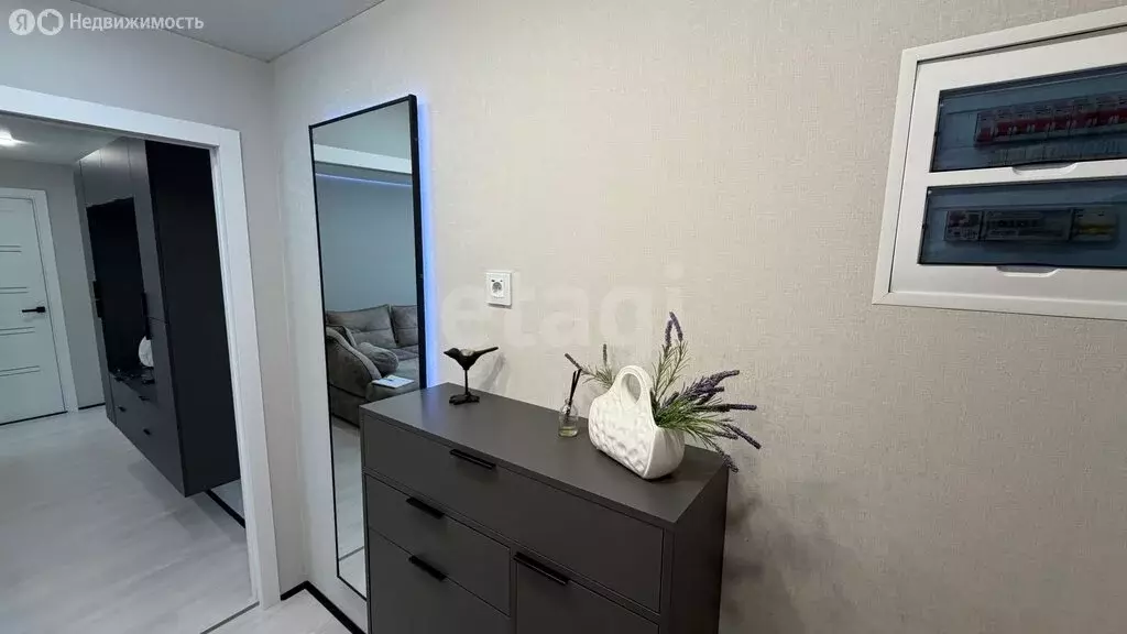 3-комнатная квартира: Биробиджан, улица Шолом-Алейхема, 28 (59.1 м) - Фото 1