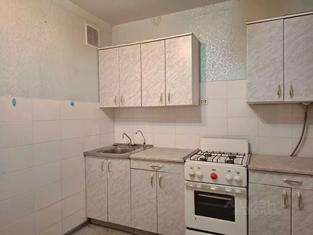 2-к кв. Кировская область, Киров просп. Строителей, 46 (50.0 м) - Фото 1