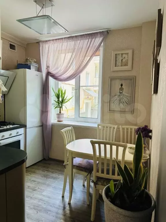 2-к. квартира, 50 м, 1/3 эт. - Фото 0